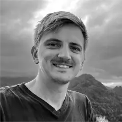 grid com diversas pessoas